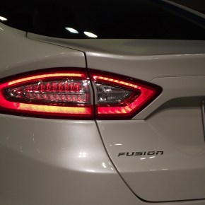 Ford Fusion 2013.