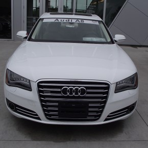 Audi A8L 2012.