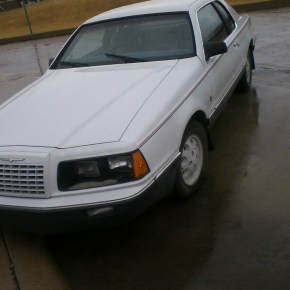 Rarezas circulando 9: Ford Thunderbird 1984 Edicion&nbsp;Fila.