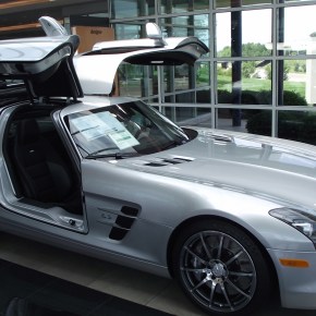 Mercedes Benz SLS AMG 2012: Digno heredero de las alas de&nbsp;gaviota.