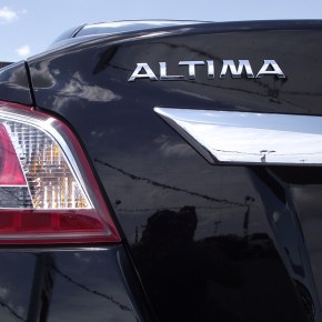 Nissan Altima 2013: heredando pedazos de los&nbsp;demas.