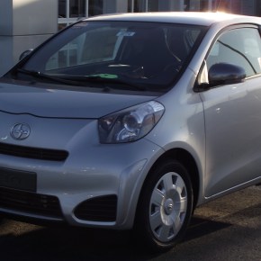 Manejando: Scion iQ&nbsp;2013.