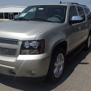Chevrolet Suburban 2013.