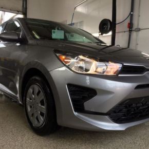 Manejando: Kia Rio sedán S&nbsp;2021.