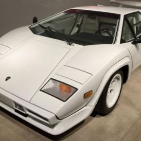 VVMAP: Lamborghini Countach.