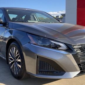 ALV: Nissan Altima&nbsp;2023.