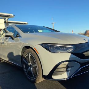 Manejando: Mercedes-EQ EQE sedan&nbsp;2024.