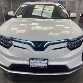 ALV: Vinfast VF8&nbsp;2024.