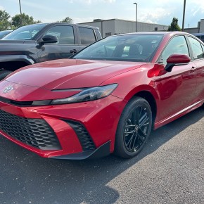 ALV: Toyota Camry&nbsp;2025.