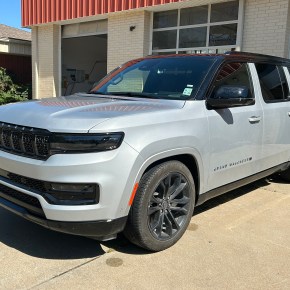 Manejando: Jeep Grand Wagoneer L&nbsp;2024.