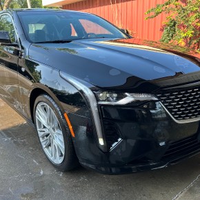 Manejando: Cadillac CT4&nbsp;2024.