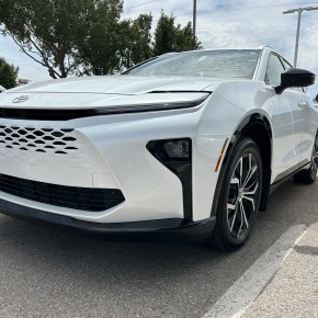 ALV: Toyota Crown Signia&nbsp;2025.