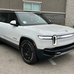 Manejando: Rivian R1S&nbsp;2025.