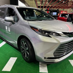 ALV: Toyota Sienna&nbsp;2025.