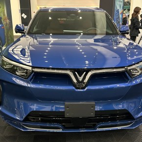 Manejando: Vinfast VF9&nbsp;2024.