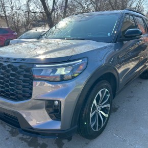 Manejando: Ford Explorer ST Line&nbsp;2025.