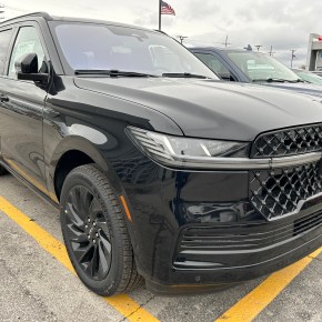 ALV: Lincoln Navigator&nbsp;2025.