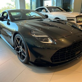 Presentación Especial: Aston Martin Vanquish&nbsp;2025.