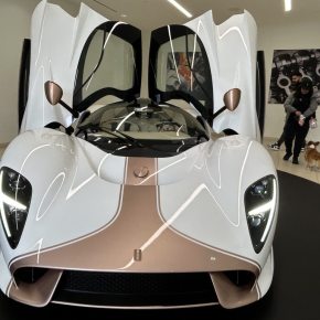 Presentación Especial: De Tomaso P72&nbsp;2025.