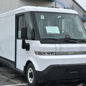 Despidiéndose: Chevrolet Brightdrop&nbsp;2025.