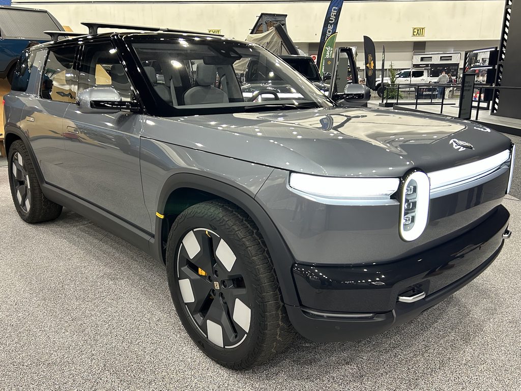 2027 Rivan R2 Lanzamiento: Rivian R2 2027. | ALSRAC Productions